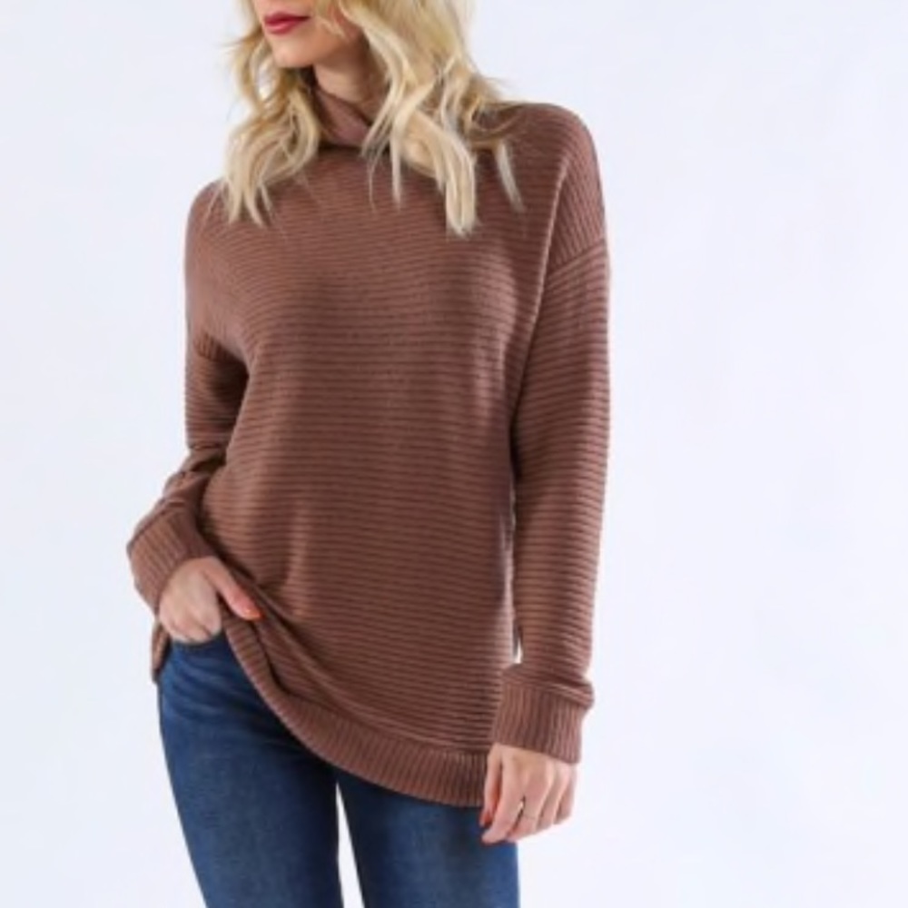 M Ribbed Turtleneck